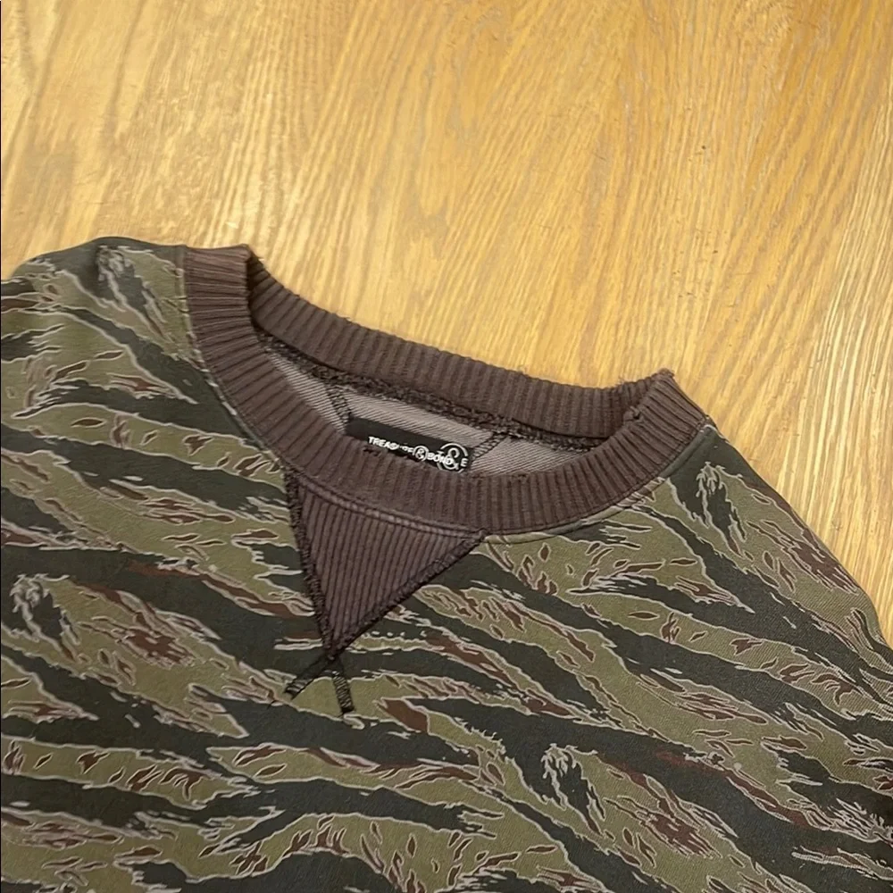 Camouflage Patterned Sweatshirt